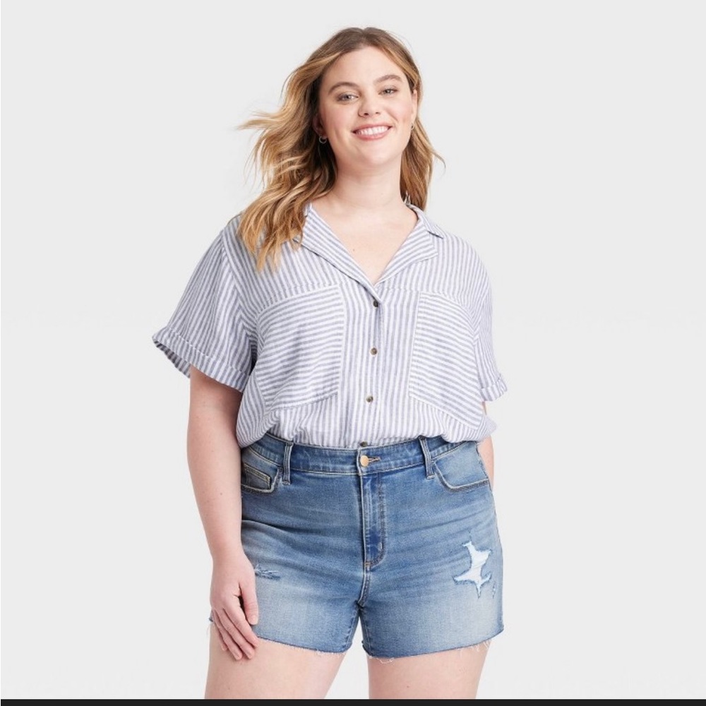 Universal Thread Linen Short Sleeve Button Down Blue Shirt